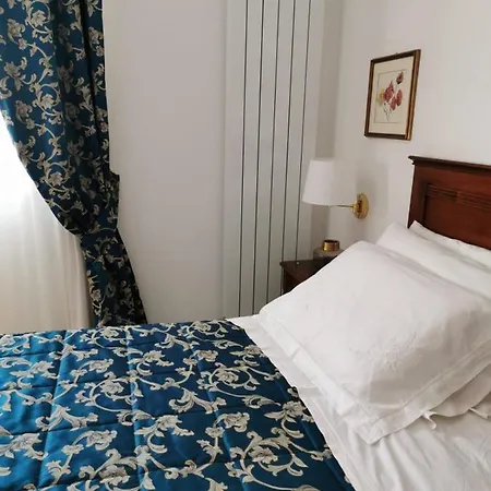 Le Torri 3* Сантерамо-ин-Колле